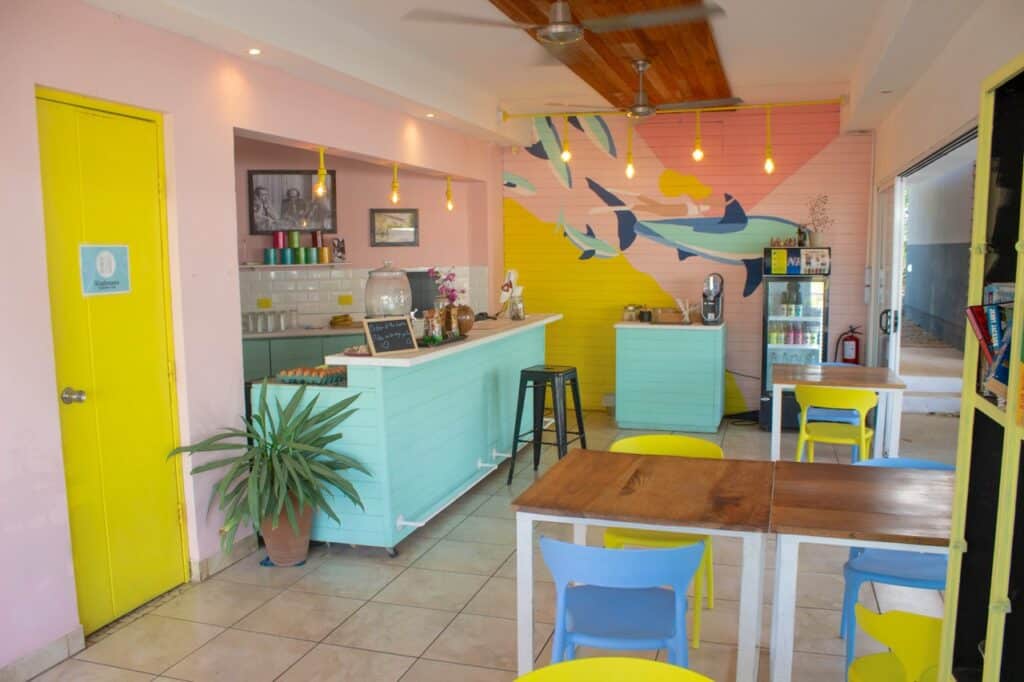 Profitable Restaurant in Prime Guiones Location